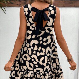 Black And White Boho Womens Allover Print Tie Back Ruffle Hem Smock Dress